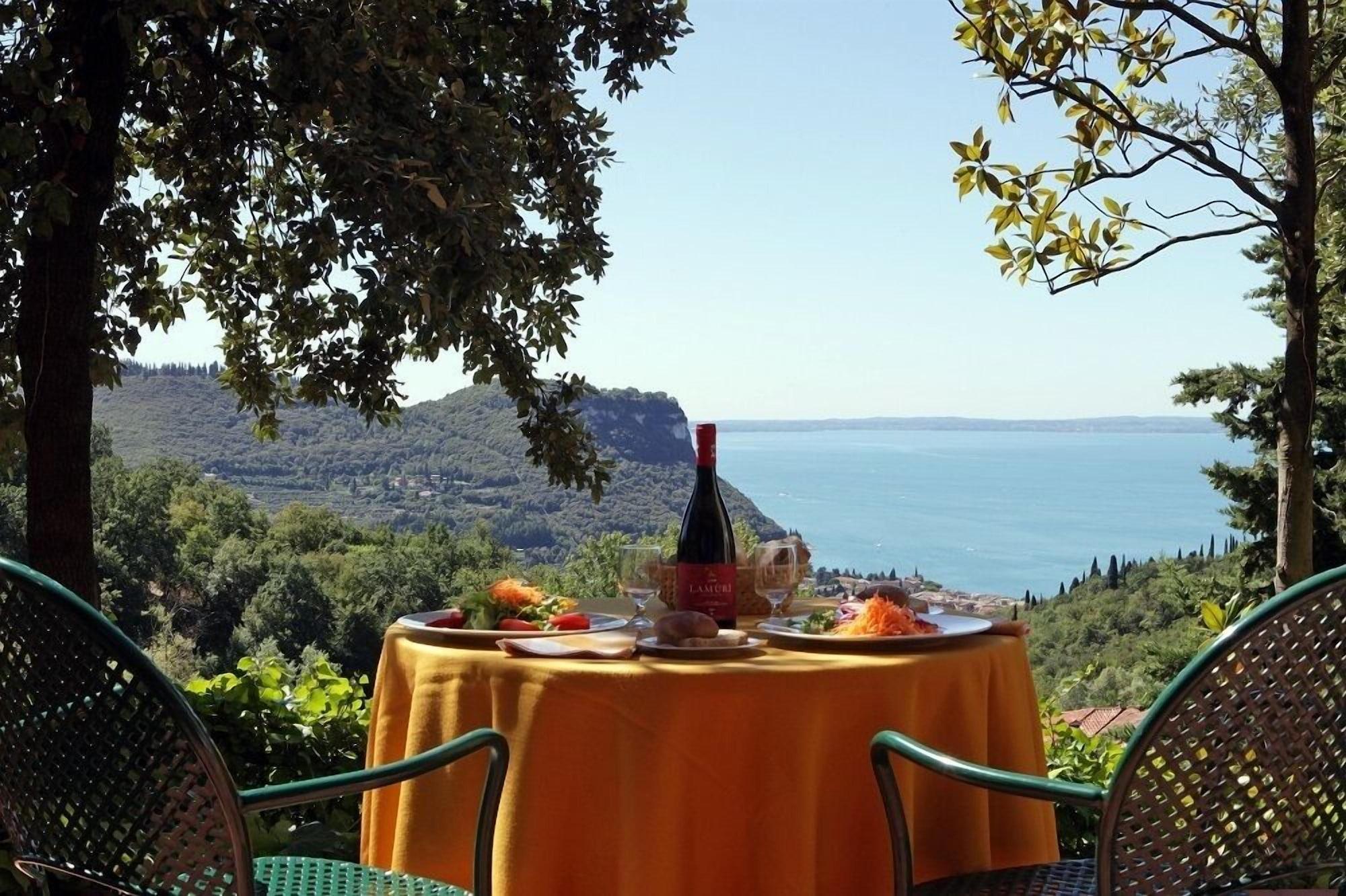 Madrigale Panoramic Lifestyle & Soulful Hotel كوسترمانو المظهر الخارجي الصورة