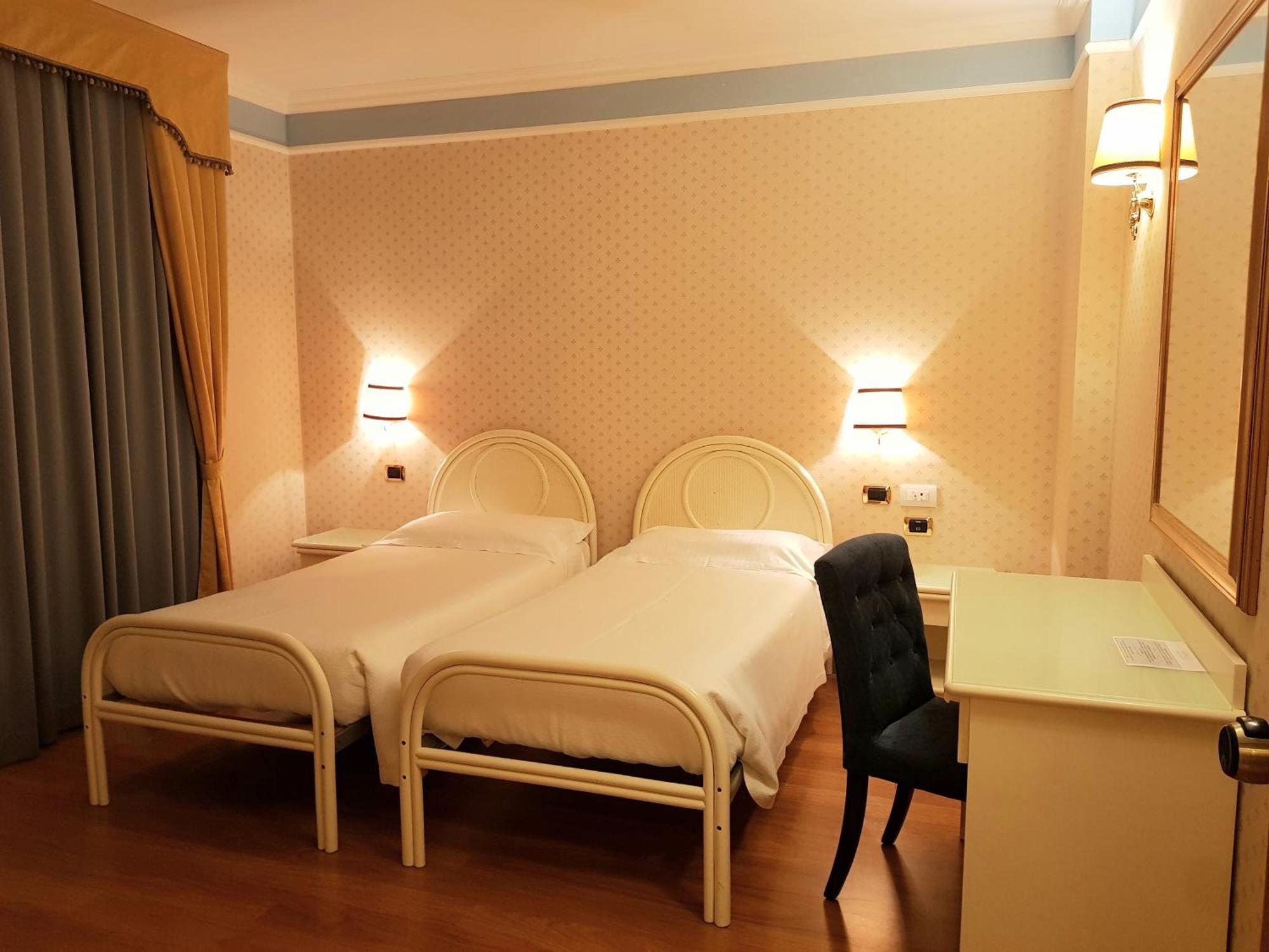 Madrigale Panoramic Lifestyle & Soulful Hotel كوسترمانو الغرفة الصورة