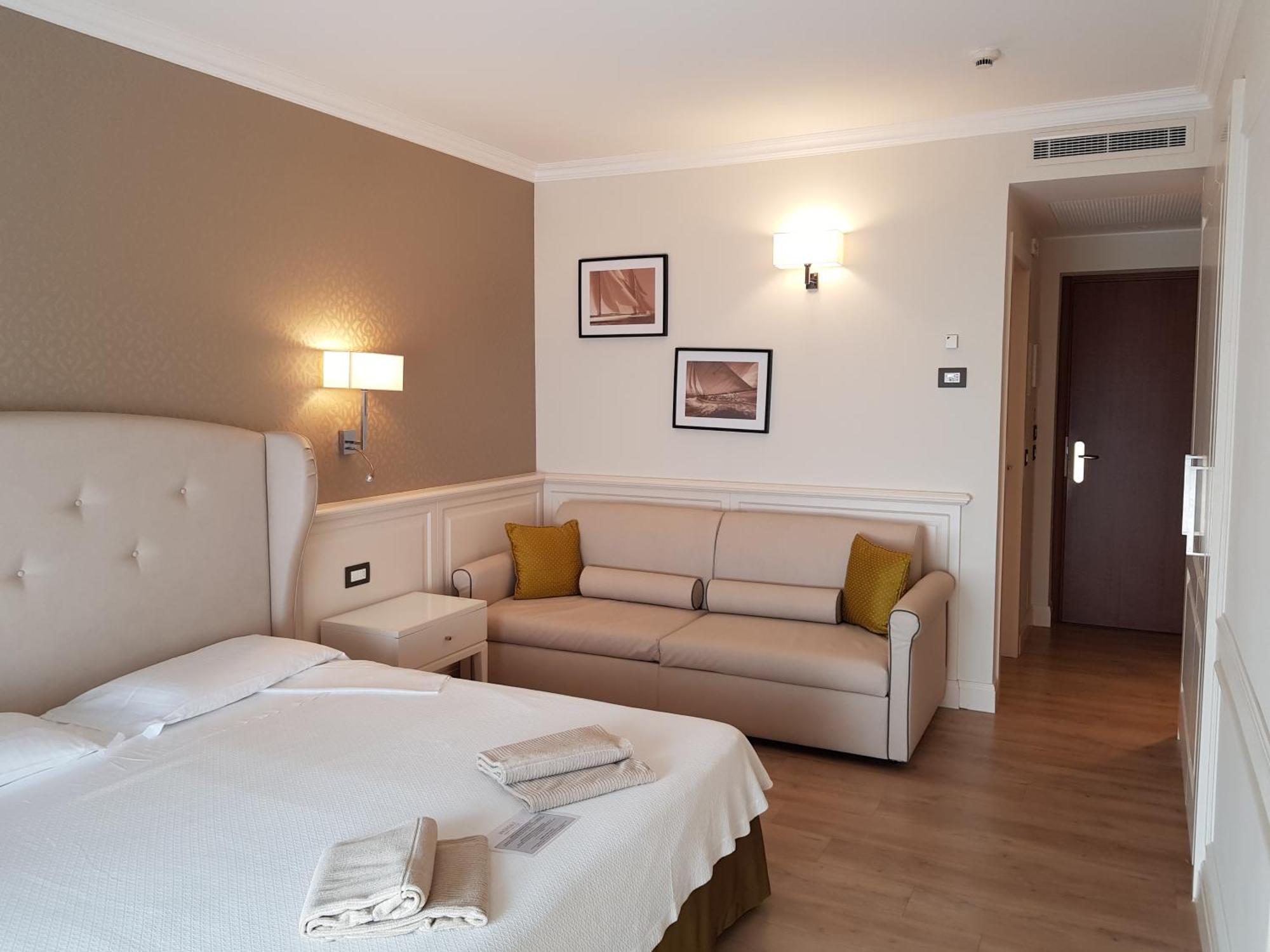 Madrigale Panoramic Lifestyle & Soulful Hotel كوسترمانو الغرفة الصورة